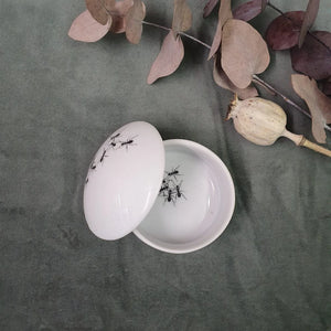 Ants Round porcelain box