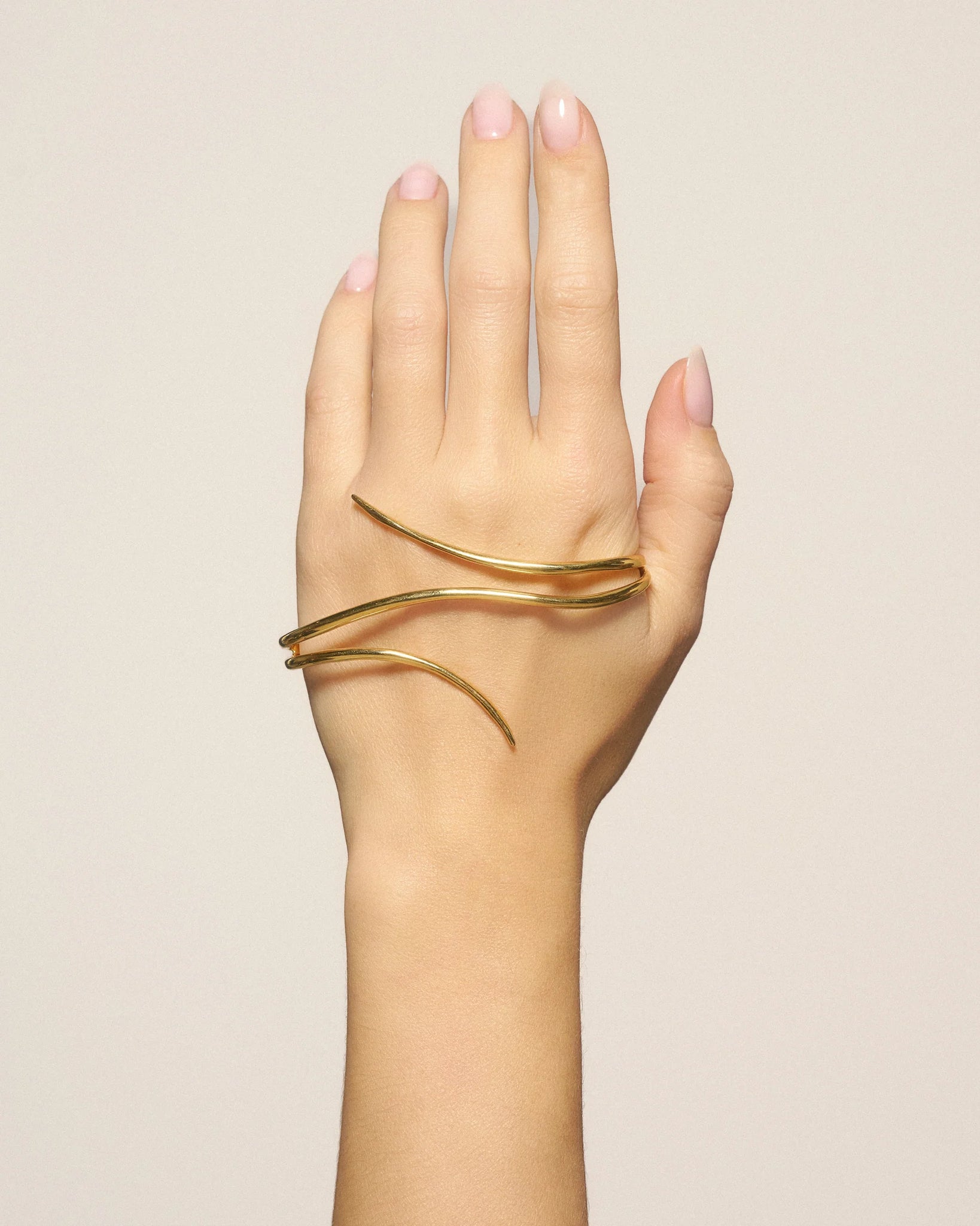 Ritorto Hand Bracelet
