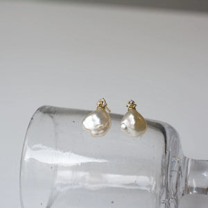 Ballon South Sea Pearl Diamond Earrings