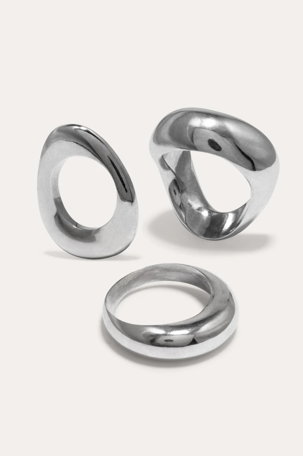Post-Capital platinum rings