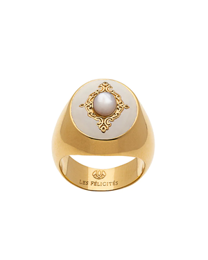 Constance signet ring