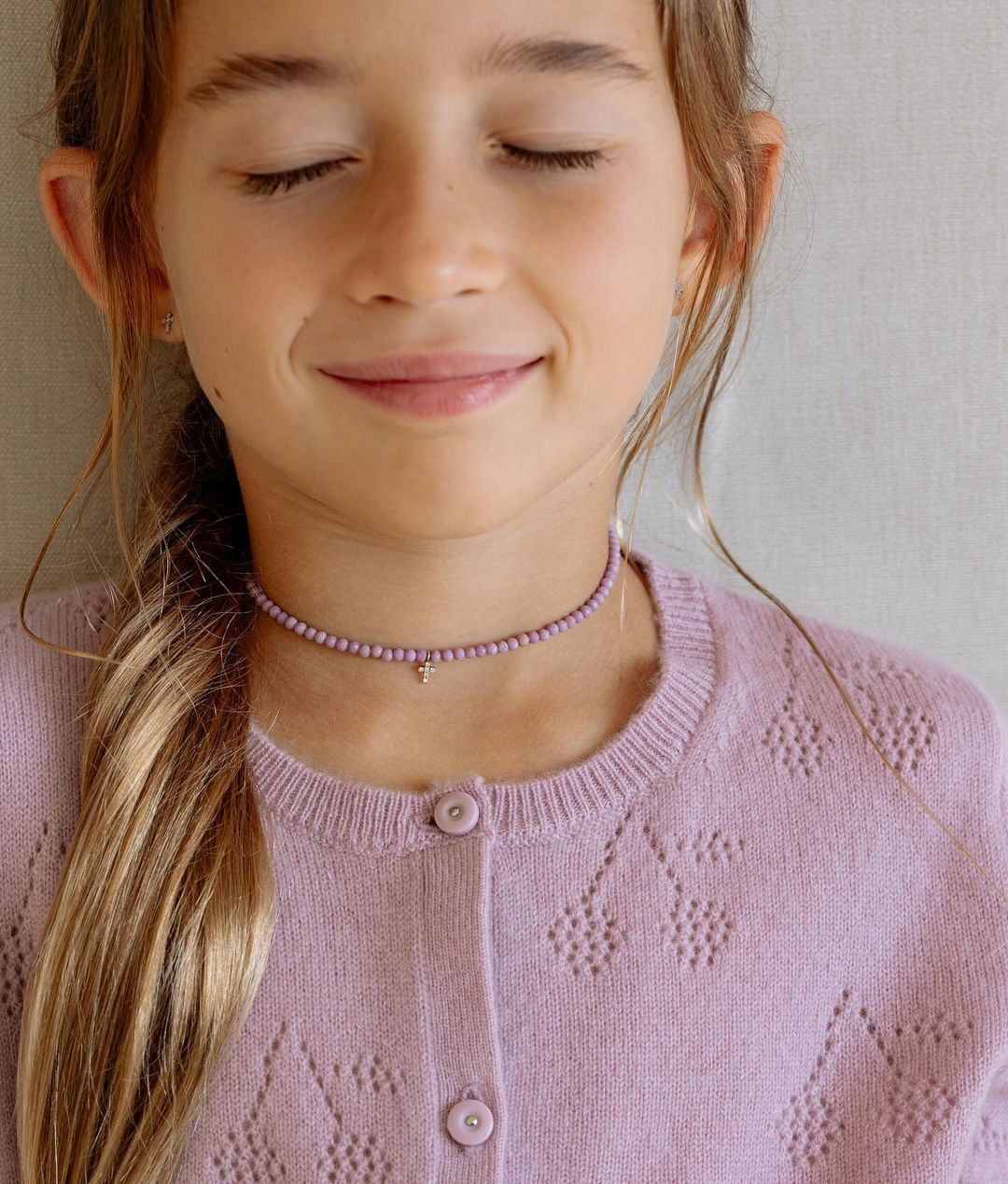 Phosphosiderite choker w. small diamond cross