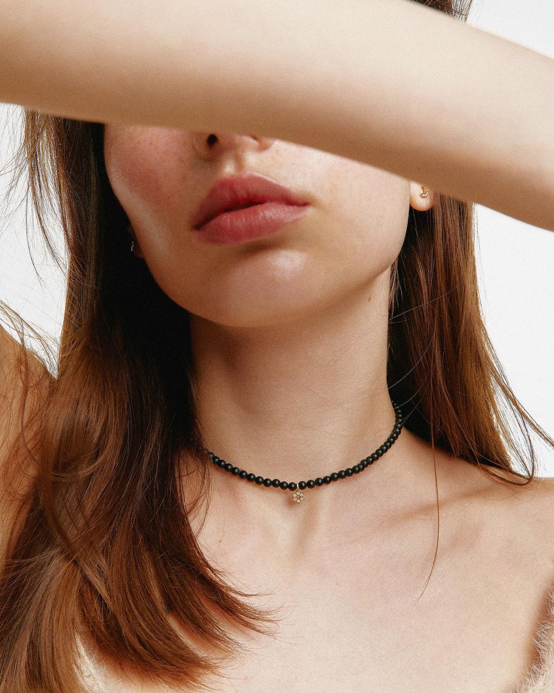 Onyx choker w. small diamond star of David