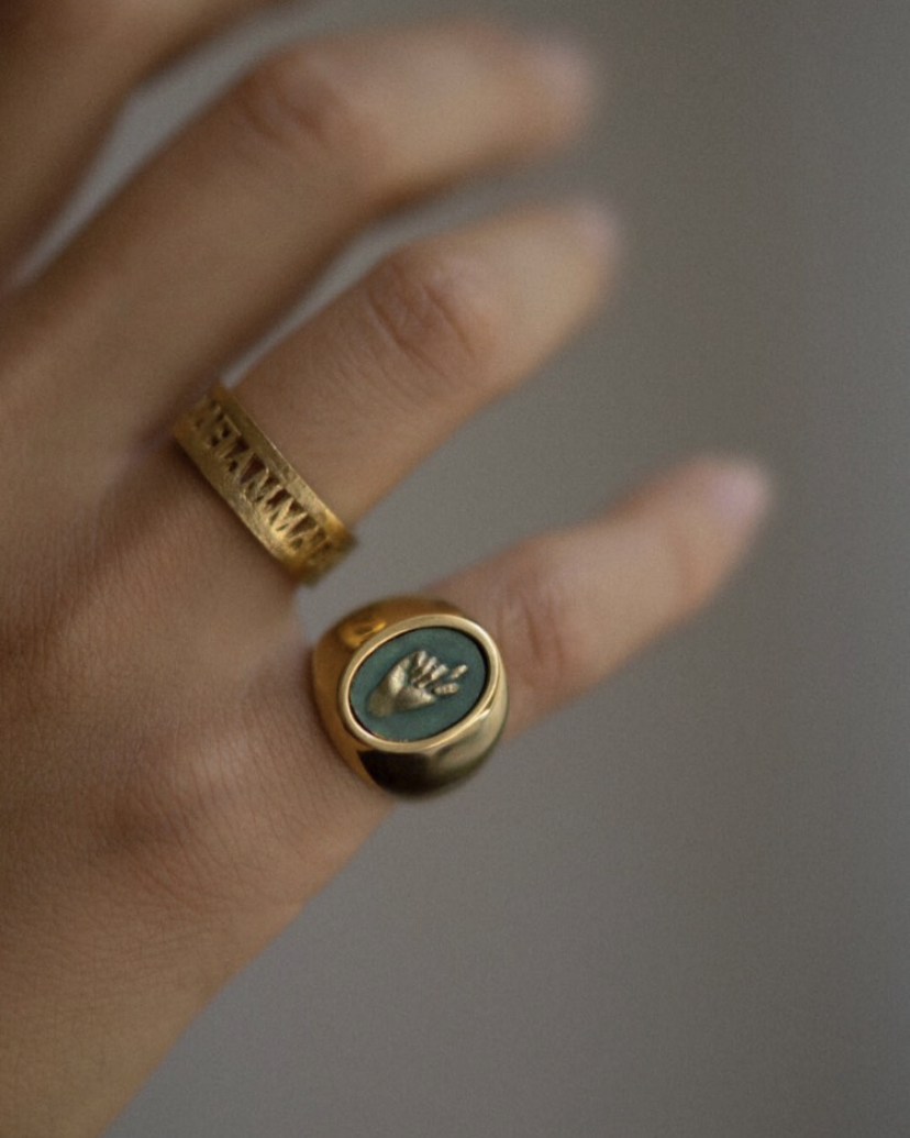 Pinky signet Mano Figa
