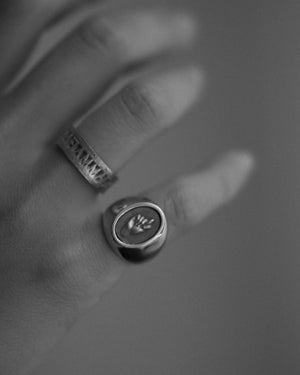 Silver pinky signet Mano Figa