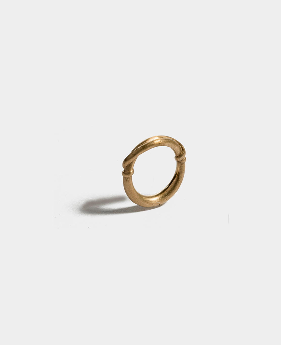 Knotted torus ring