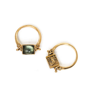 Aya lion pivot ring