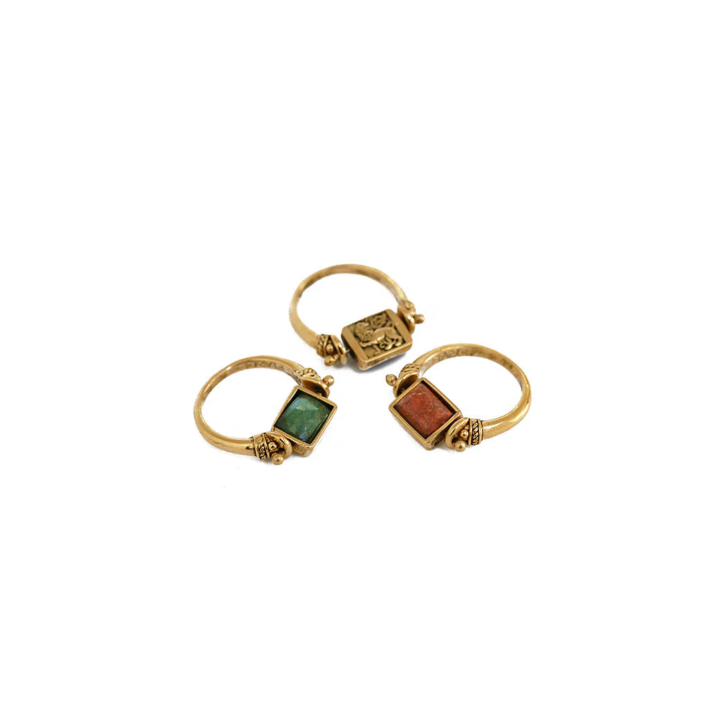 Aya lion pivot ring