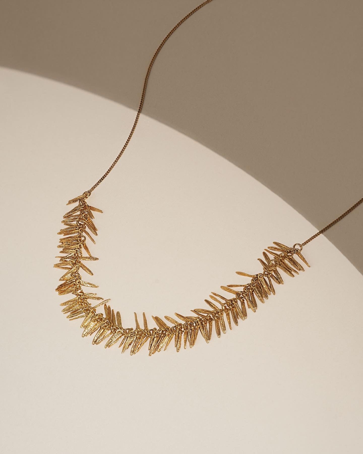 Feathers necklace