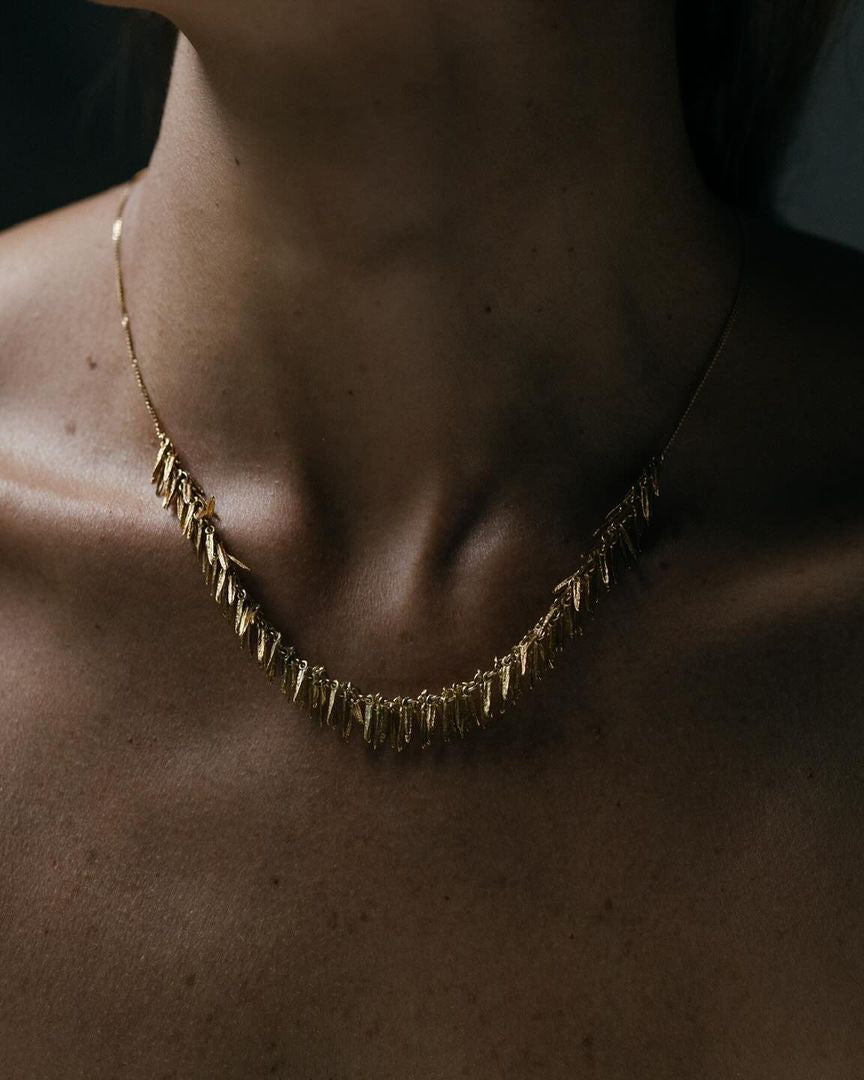 Feathers necklace