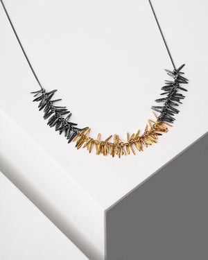 Feathers necklace