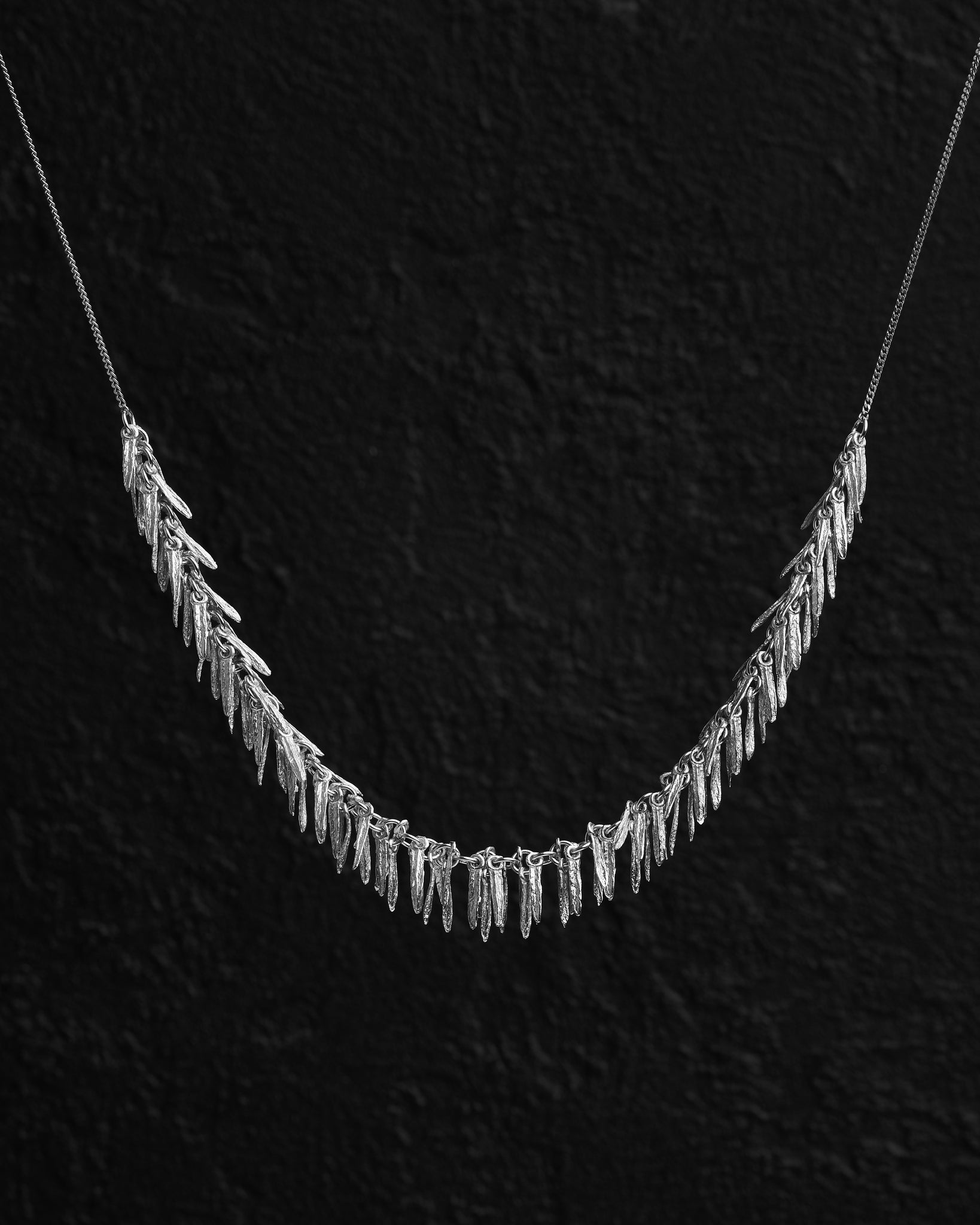 Feathers necklace