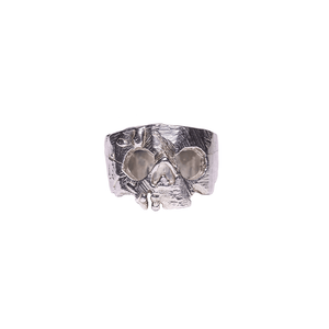 Skull shadows silver ring