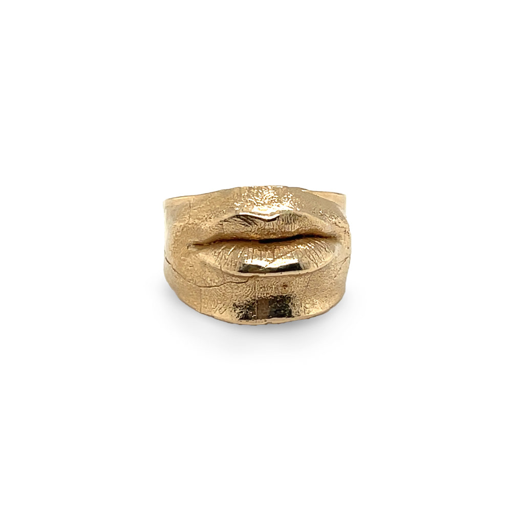 Big lips ring