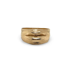 Small lips ring